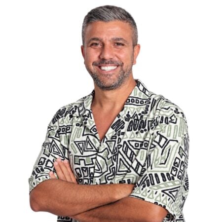 דיויד עזרן 1400 רקע לבן