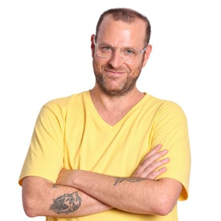 שירן גולדשטיין 1400 רקע לבן
